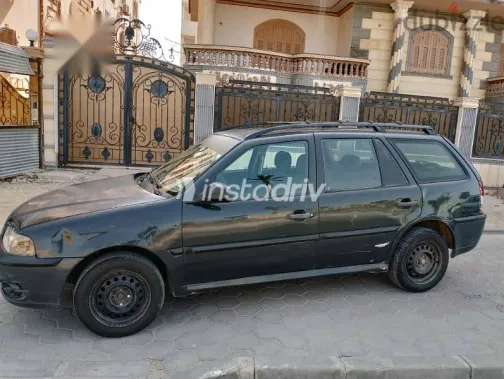 فولكس فاغن باراتى 2006 أزرق غامق مستعملة للبيع - 6