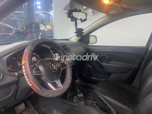 رينو لوجان 2018 أبيض مستعملة للبيع - 2