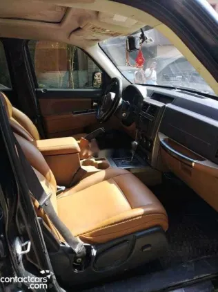 جيب شيروكي 2012 أسود مستعملة للبيع