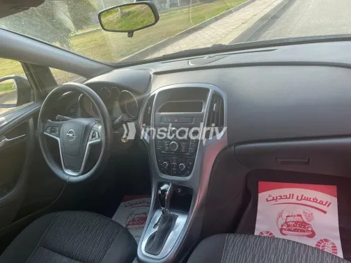 اوبل أسترا 2018 أبيض مستعملة للبيع - 3