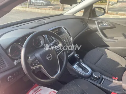 اوبل أسترا 2018 أبيض مستعملة للبيع - 5