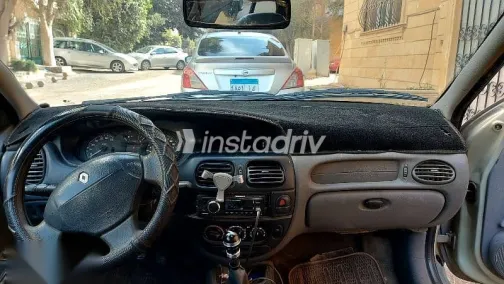 رينو ميجان 2001 أخضر مستعملة للبيع - 2