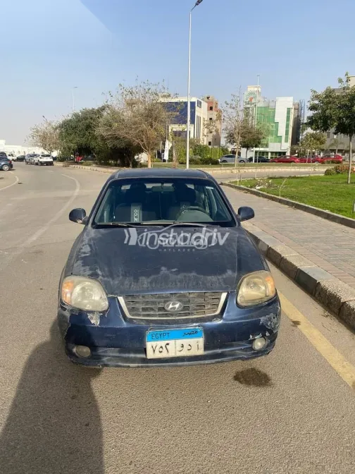 هيونداي فيرنا 2007 أزرق غامق مستعملة للبيع - 3
