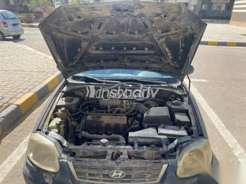 هيونداي فيرنا 2007 أزرق غامق مستعملة للبيع - 6