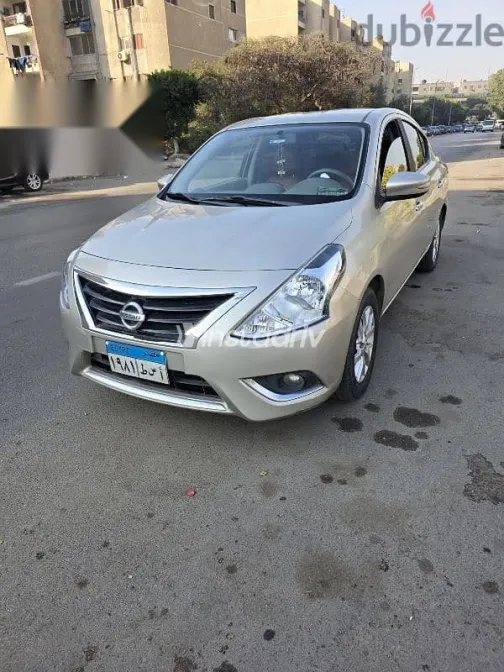 نيسان صنى 2020 ذهبي مستعملة للبيع - 2