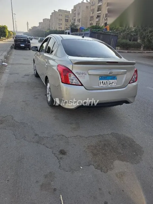 نيسان صنى 2020 ذهبي مستعملة للبيع - 3