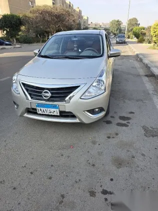نيسان صنى 2020 ذهبي مستعملة للبيع