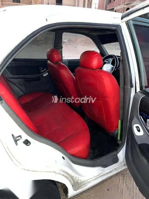 هيونداي فيرنا 2015 أبيض مستعملة للبيع - 8