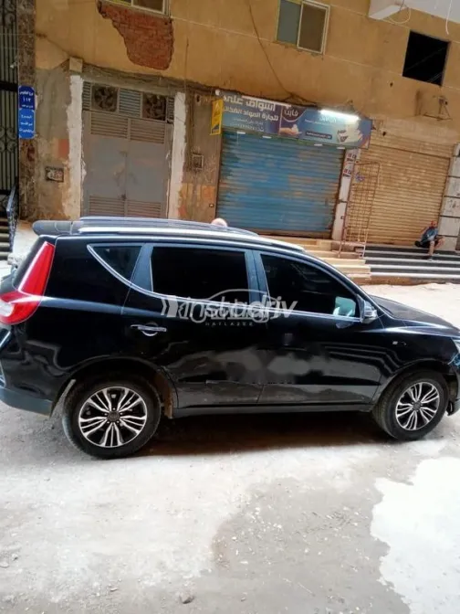 جيلي امجراند X7 2019 أبيض مستعملة للبيع - 3