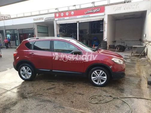 نيسان قشقاي 2012 أحمر غامق مستعملة للبيع - 2