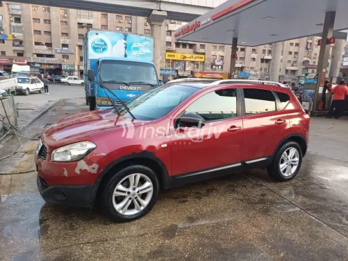 نيسان قشقاي 2012 أحمر غامق مستعملة للبيع - 4