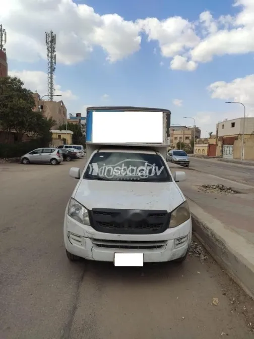 شيفروليه الدبابة الفئة ت 2018 أبيض مستعملة للبيع - 1