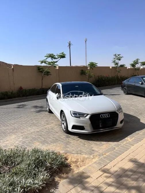 اودي A3 2019 أبيض مستعملة للبيع - 1
