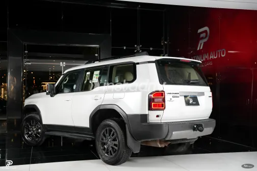 تويوتا لاند كروزر 2025 أبيض مستعملة للبيع - 1