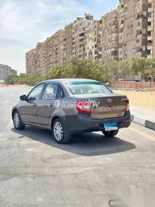لادا جرانتا 2017 بني مستعملة للبيع - 3