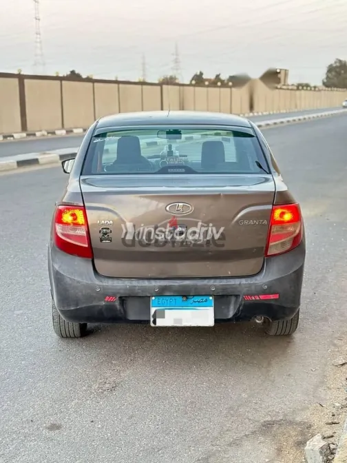 لادا جرانتا 2017 بني مستعملة للبيع - 4