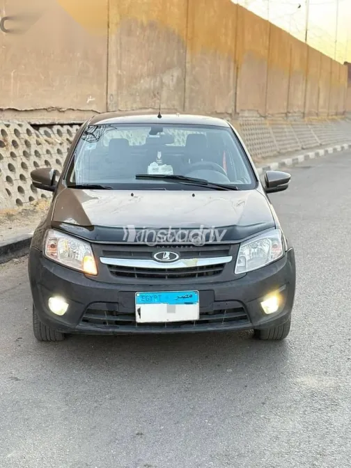 لادا جرانتا 2017 بني مستعملة للبيع - 8