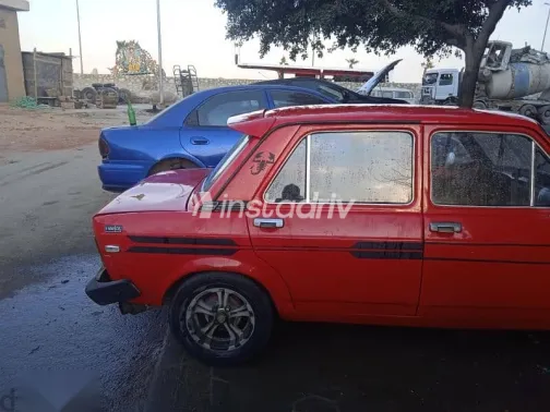 فيات نوفا 1977 أحمر مستعملة للبيع - 4