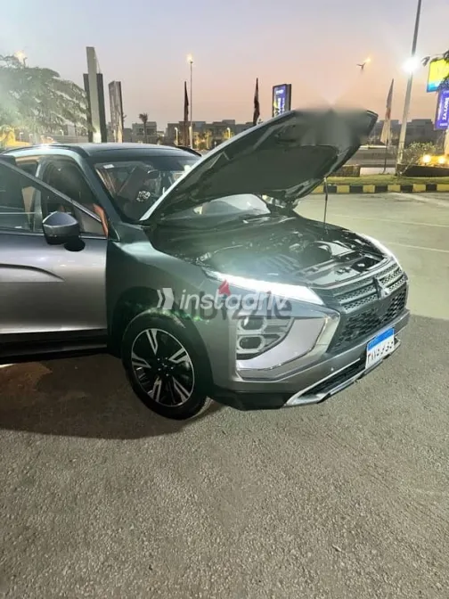 ميتسوبيشي اكليبس 2022 رمادي مستعملة للبيع - 3