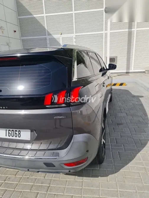 Peugeot 5008 2020 Gray Used for Sale - 5