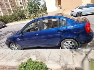 هيونداي اكسنت 2010 أزرق غامق مستعملة للبيع