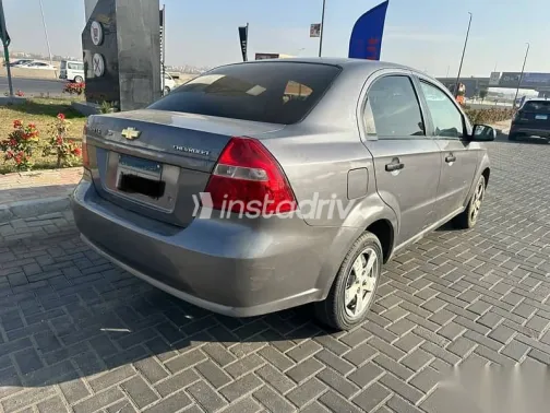 شيفروليه افيو 2013 فضي مستعملة للبيع - 4