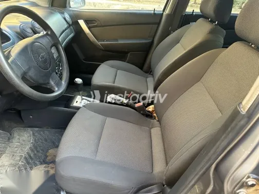 شيفروليه افيو 2013 فضي مستعملة للبيع - 8