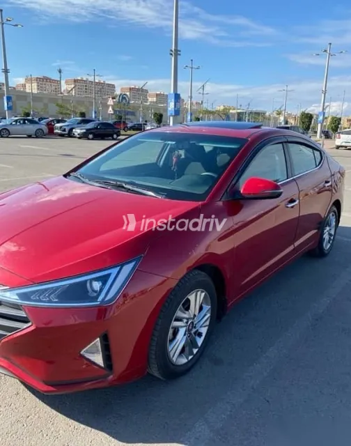 هيونداي إلنترا 2020 أحمر مستعملة للبيع - 2