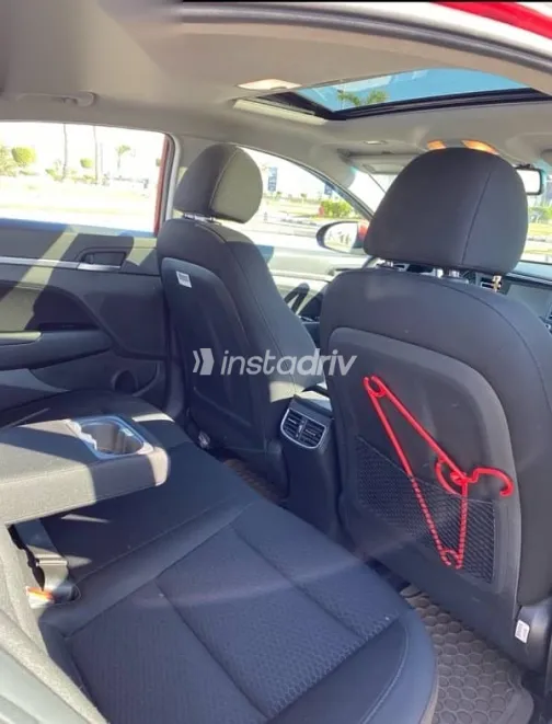 هيونداي إلنترا 2020 أحمر مستعملة للبيع - 6