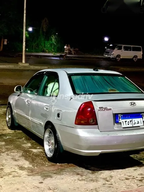 Hyundai Verna 2010 Silver Used for Sale - 3