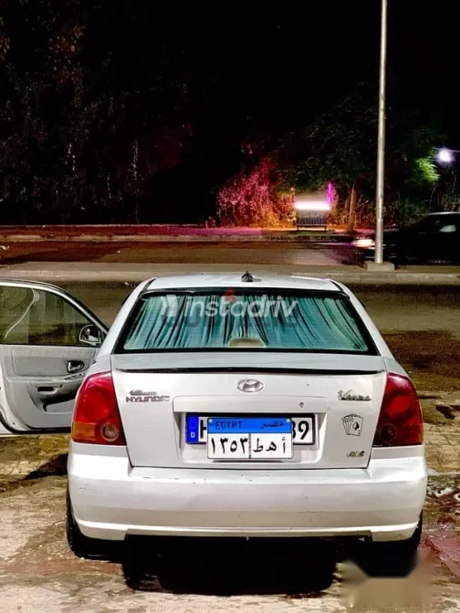 Hyundai Verna 2010 Silver Used for Sale - 4