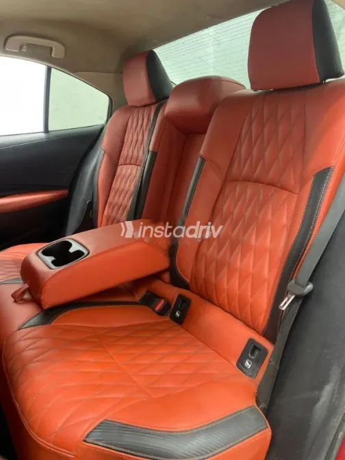 تويوتا كورولا 2021 أحمر مستعملة للبيع - 5