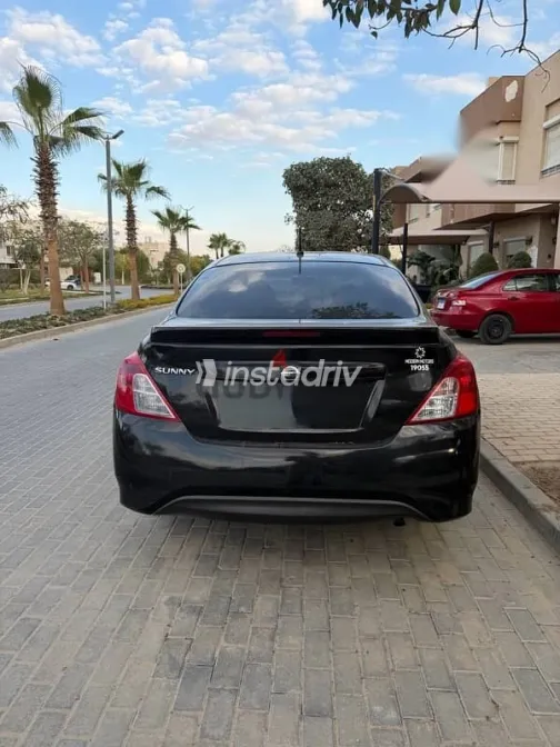 نيسان صنى 2019 أسود مستعملة للبيع - 1