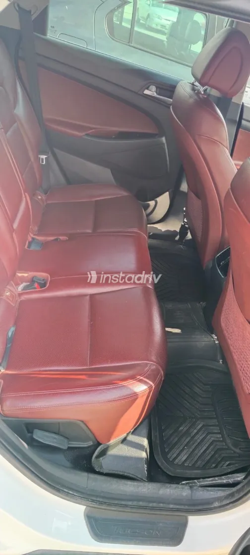 هيونداي توسان 2017 أبيض مستعملة للبيع - 2