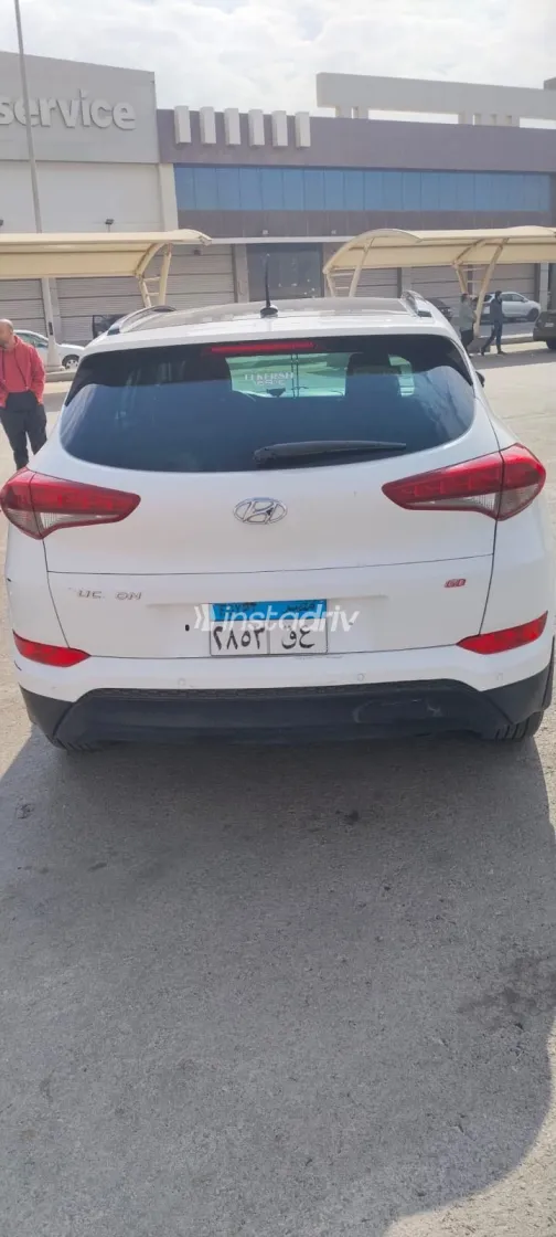 هيونداي توسان 2017 أبيض مستعملة للبيع - 6