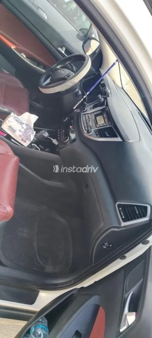 هيونداي توسان 2017 أبيض مستعملة للبيع - 4