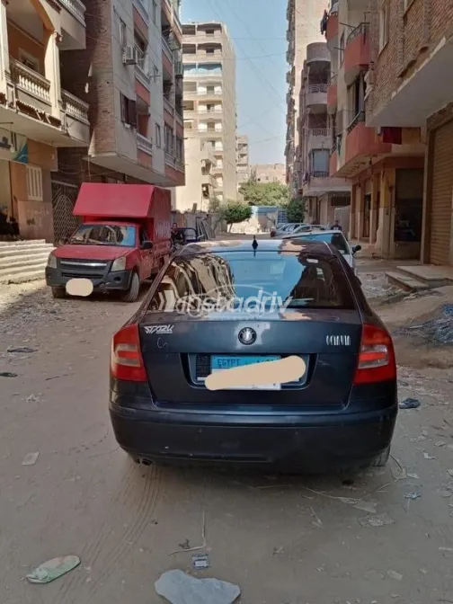 سكودا اوكتافيا A5 2008 رمادي غامق مستعملة للبيع - 2