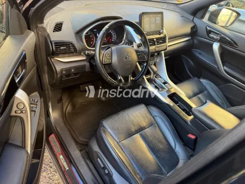 ميتسوبيشي اكليبس كروس 2024 أسود مستعملة للبيع - 4