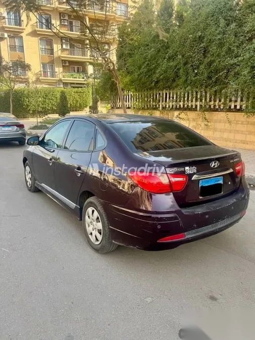 Hyundai Elantra 2017 Burgundy Used for Sale - 1