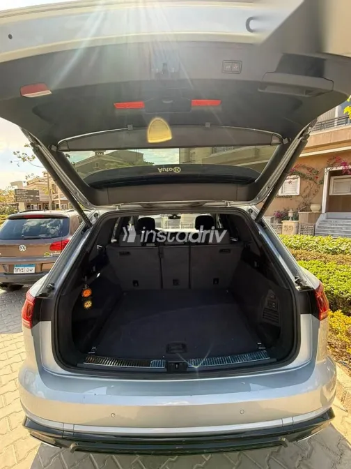 Volkswagen Touareg 2024 Silver Used for Sale - 3