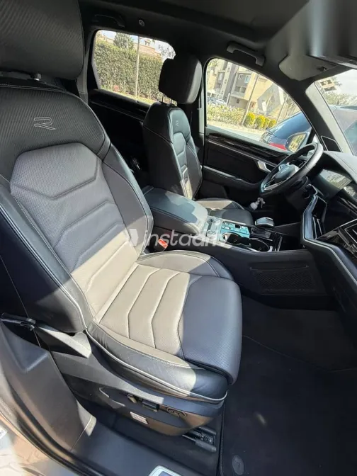 Volkswagen Touareg 2024 Silver Used for Sale - 7