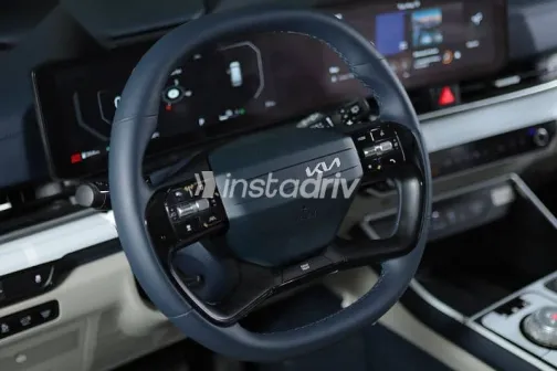 كيا كارنفال 2025 رمادي جديدة للبيع - 4