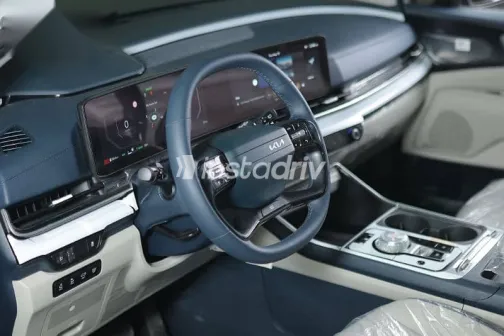 كيا كارنفال 2025 رمادي جديدة للبيع - 6