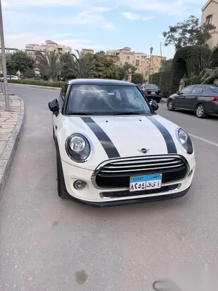 Mini Cooper 2020 White Used for Sale