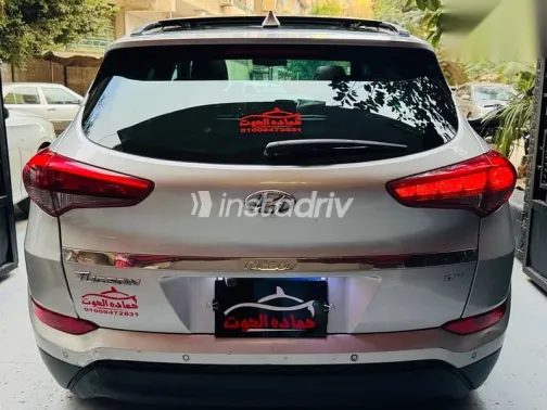 هيونداي توسان 2017 فضي مستعملة للبيع - 2