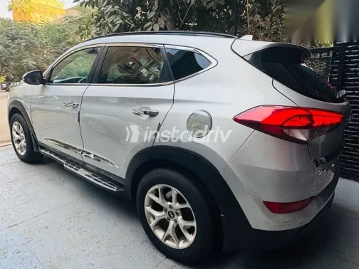 هيونداي توسان 2017 فضي مستعملة للبيع - 6