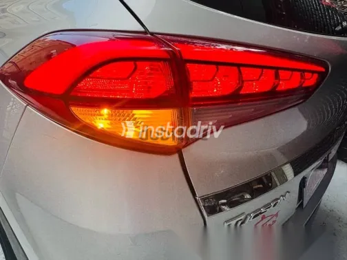 هيونداي توسان 2017 فضي مستعملة للبيع - 8