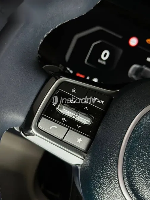 كيا كارنفال 2024 أبيض جديدة للبيع - 8