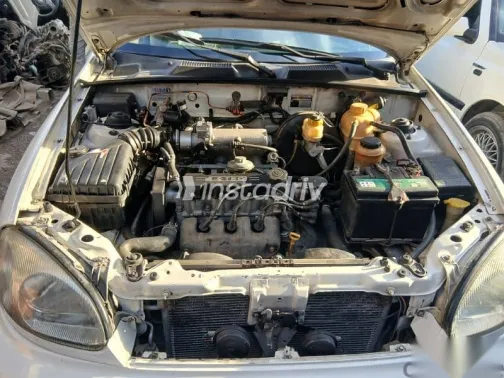 دايو لانوس 2011 أبيض مستعملة للبيع - 1