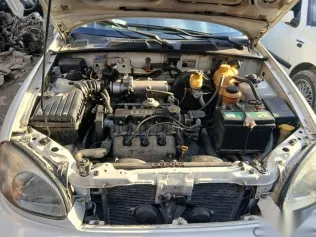 دايو لانوس 2011 أبيض مستعملة للبيع